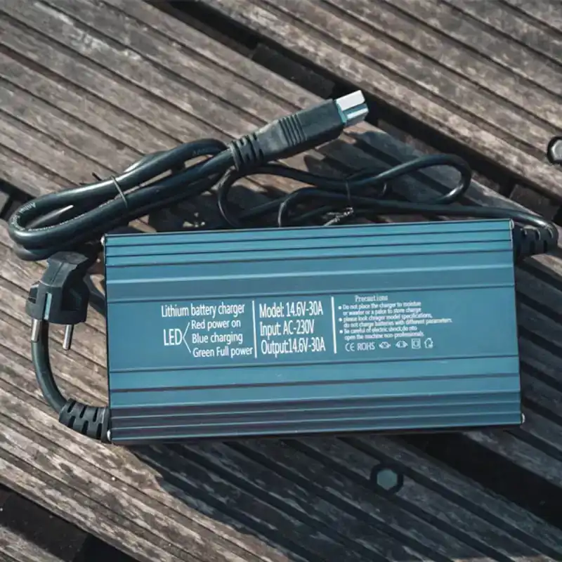 Oplader 12V - 5Ah